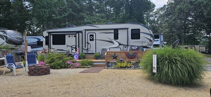 Dennis Point Marina & Campground