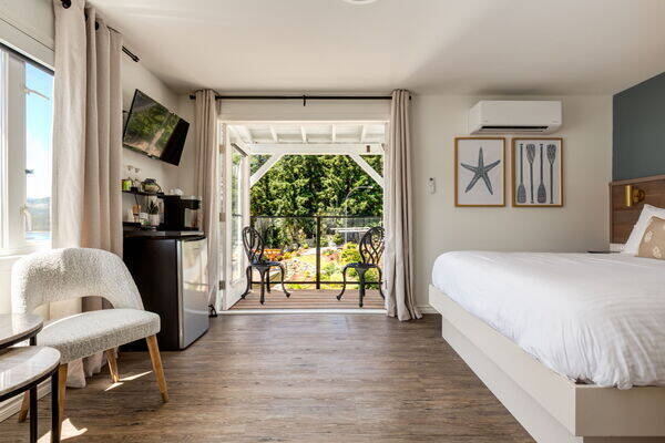 Manana Resort & Marina