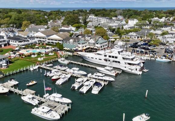 The Harborside Inn Docks