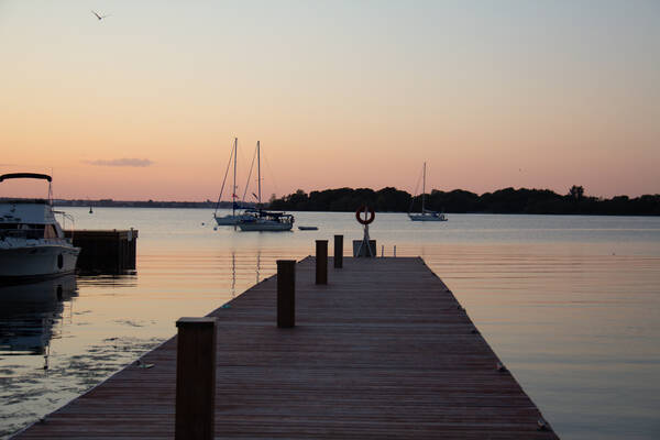 Hotel Wolfe Island