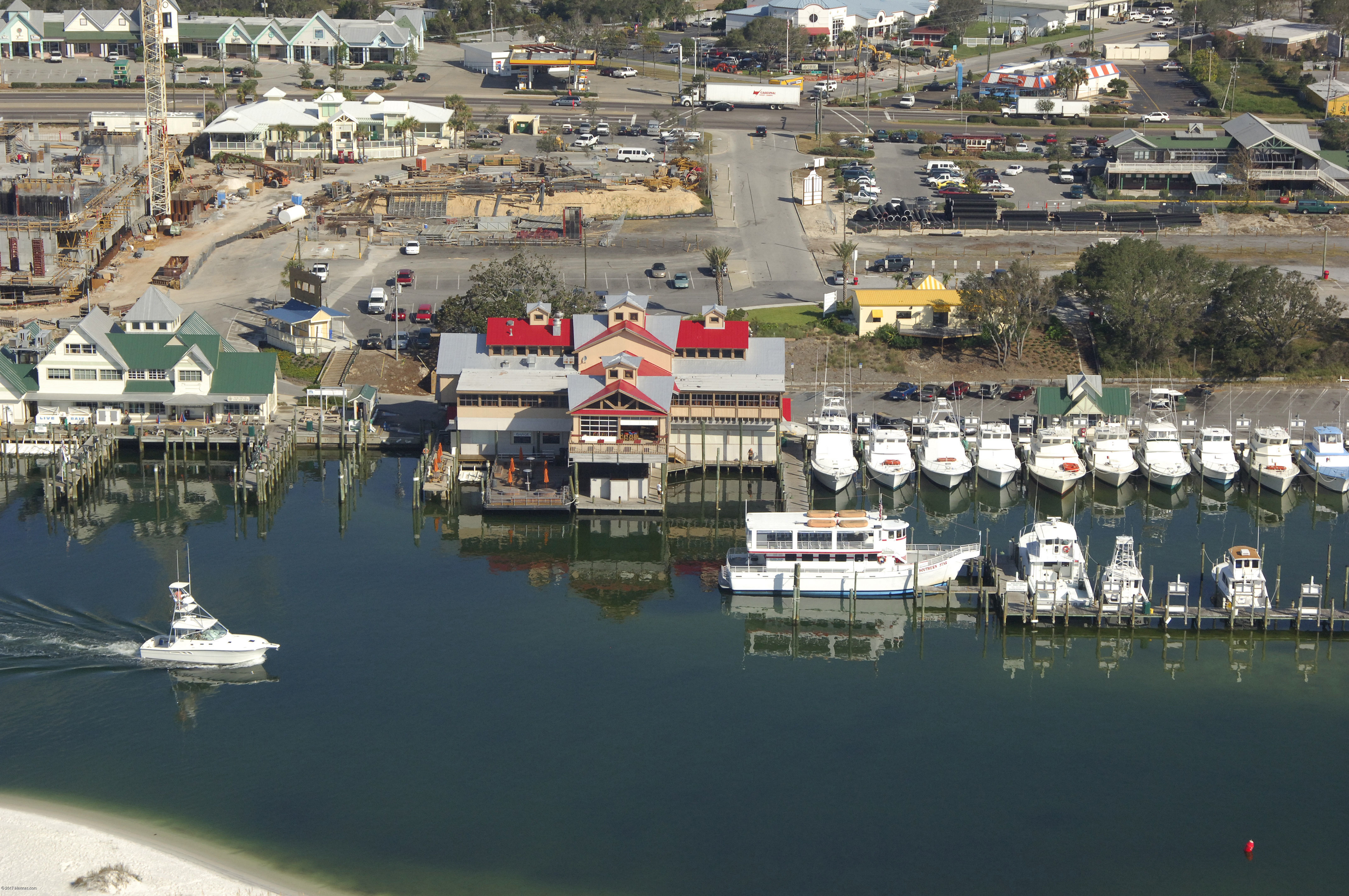 Lucky Snapper Grill & Bar in Destin, FL, United States Marina Reviews