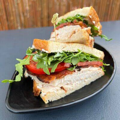 Lighthouse Point Yacht Club