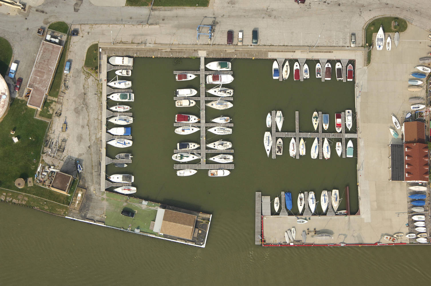Lorain Harbor Boat Club slip, dock, mooring reservations Dockwa