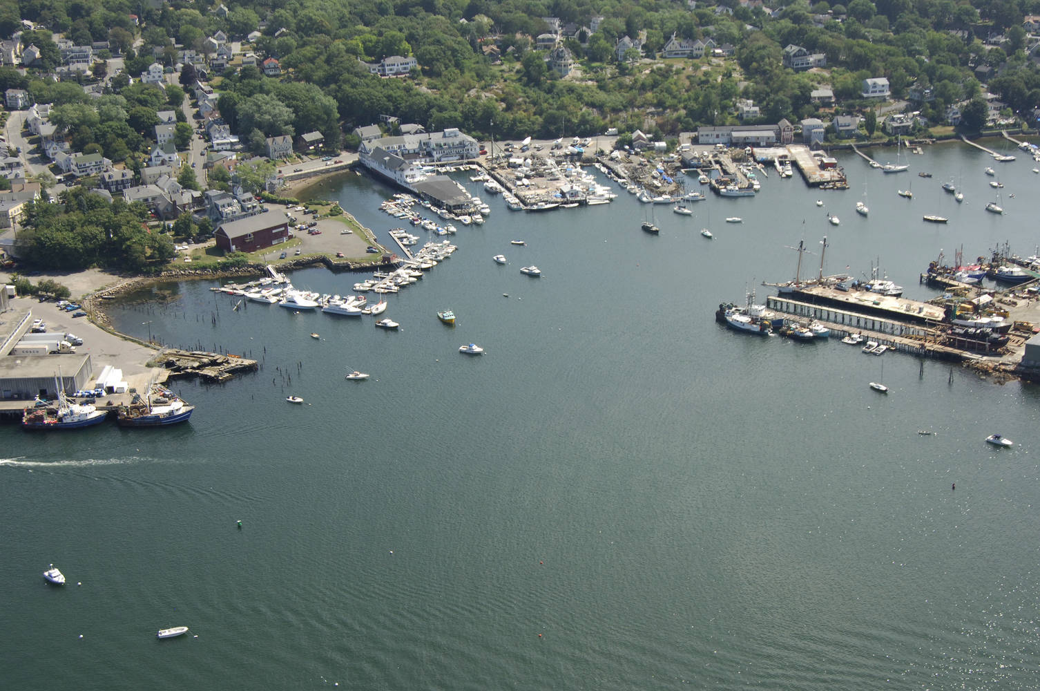 ウィンスロー・ホーマー、YACHT IN A COVE, GLOUCESTER Wonson's Cove” – Good Morning Gloucester