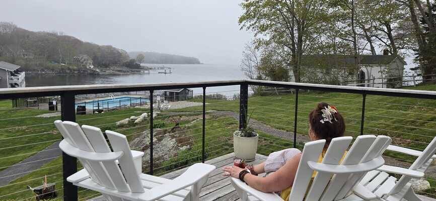 Smugglers Cove Inn