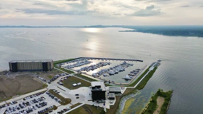 Adelaide Pointe Marina