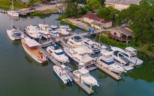Donnelly Yacht Center & Marina