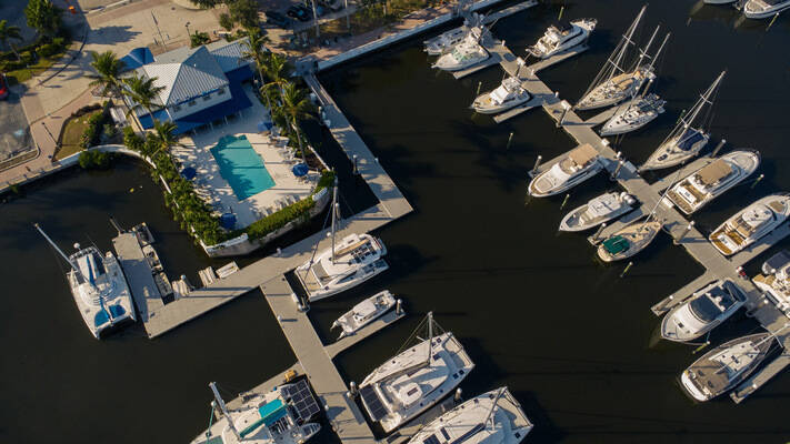 Twin Dolphin Marina