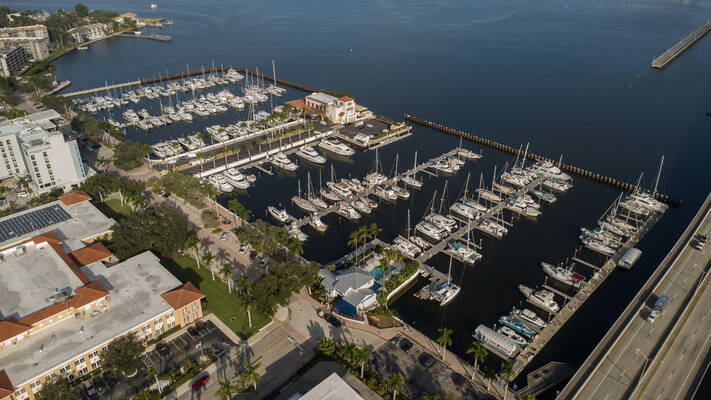 Twin Dolphin Marina