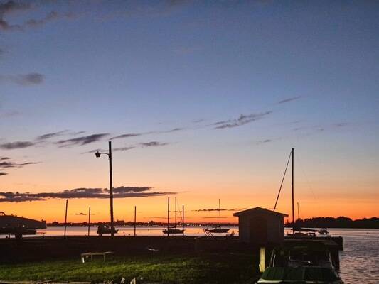 Hotel Wolfe Island