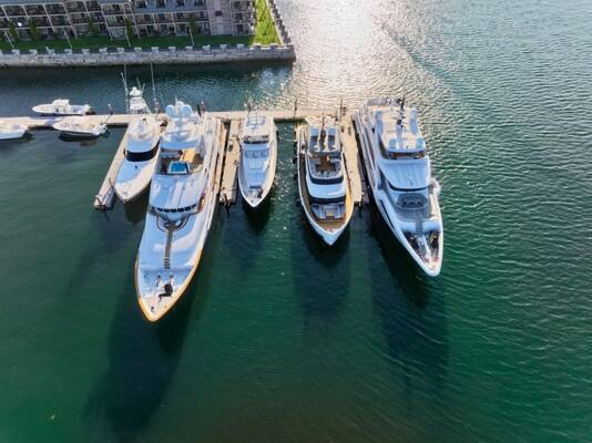 Harborside Hotel & Marina