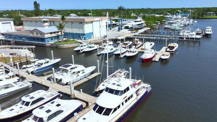 Hinckley Yacht Services - Stuart