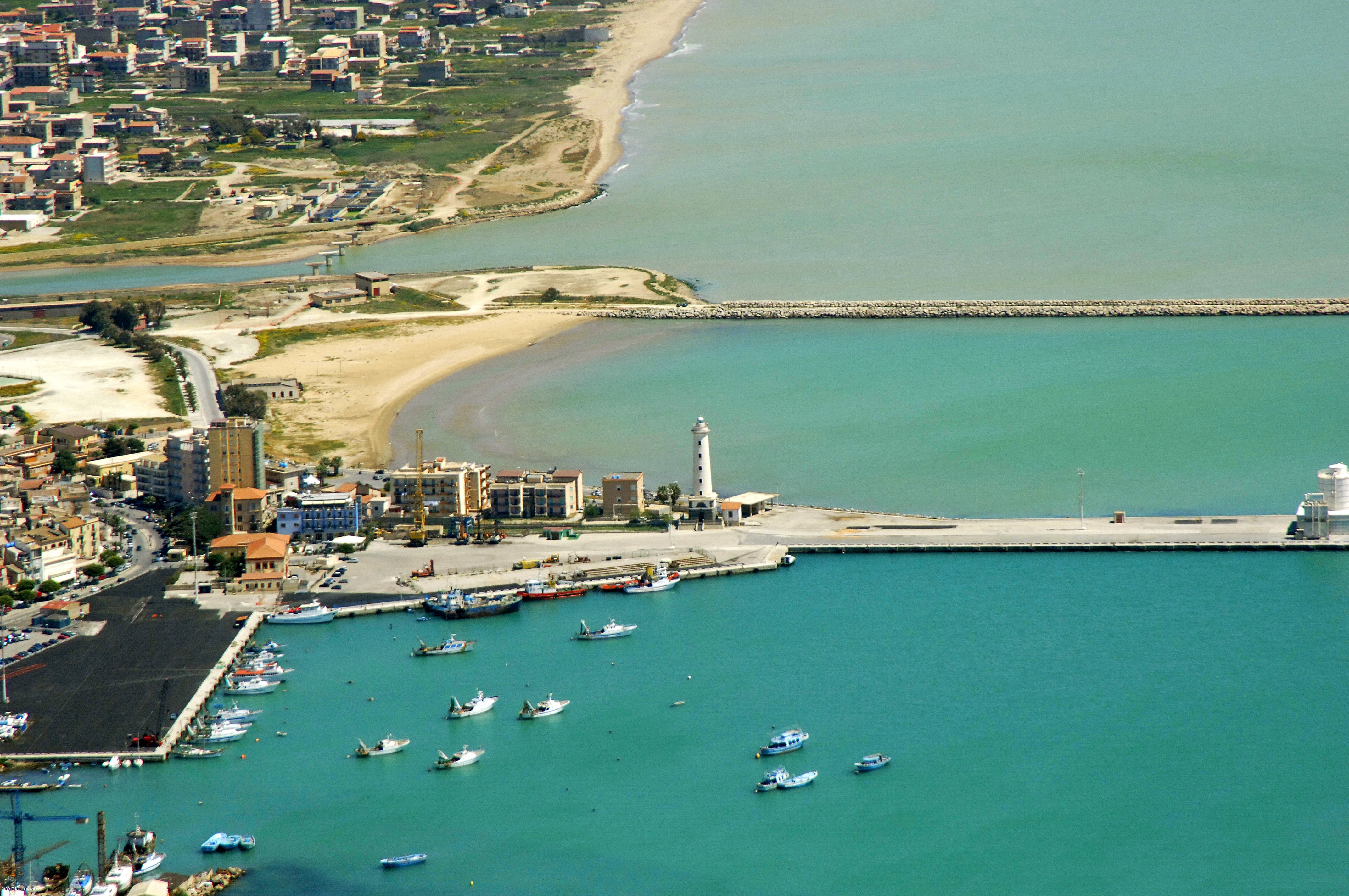 Licata Light Lighthouse in Licata, Sicily, Italy lighthouse Reviews