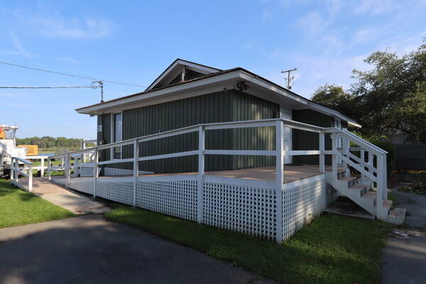 Donnelly Yacht Center & Marina
