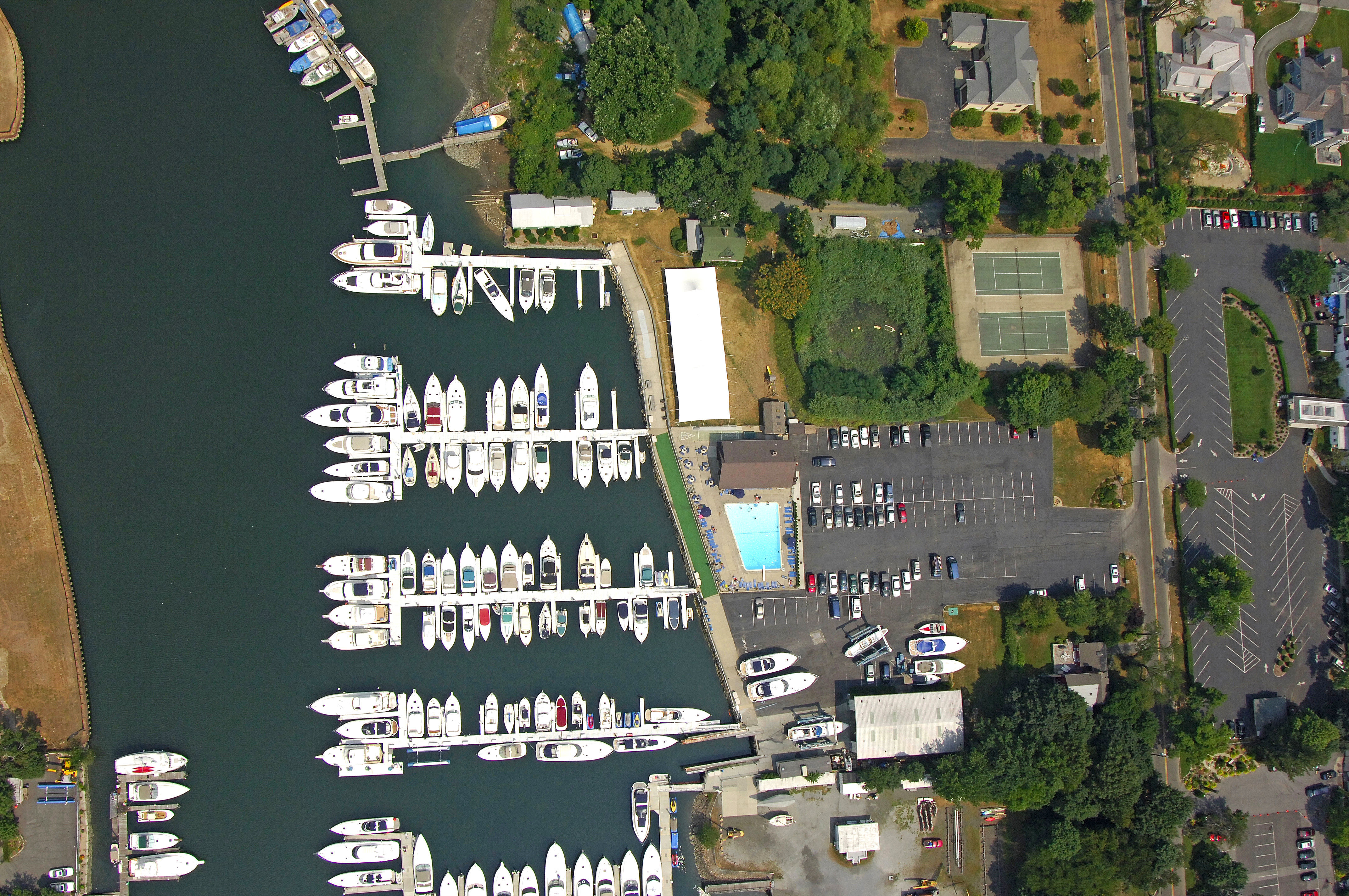 Castaways Yacht Club in New Rochelle, NY, United States Marina