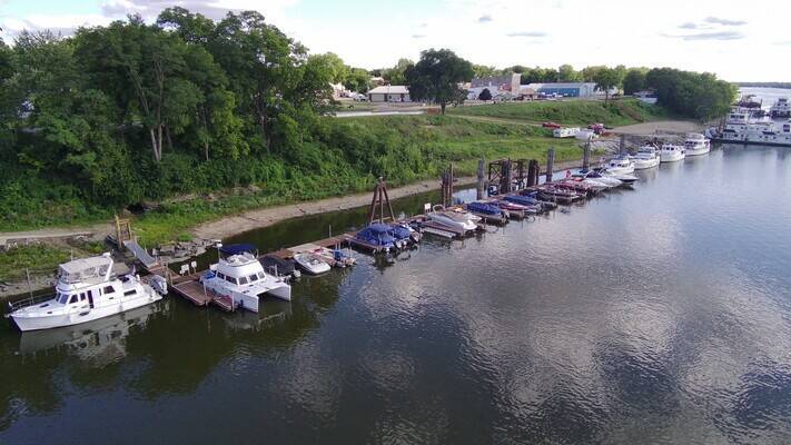 Hennepin's Big Bend Marina