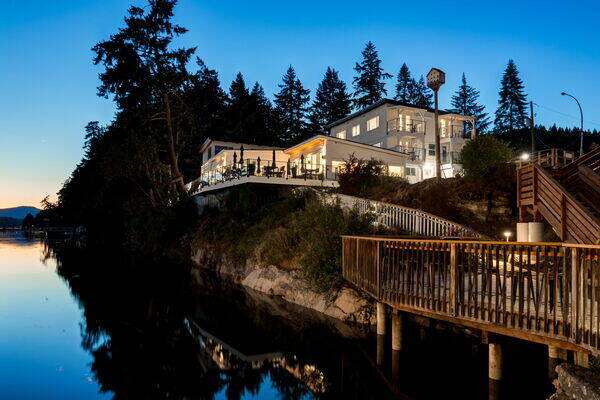 Manana Resort & Marina