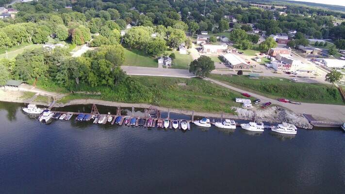 Hennepin's Big Bend Marina