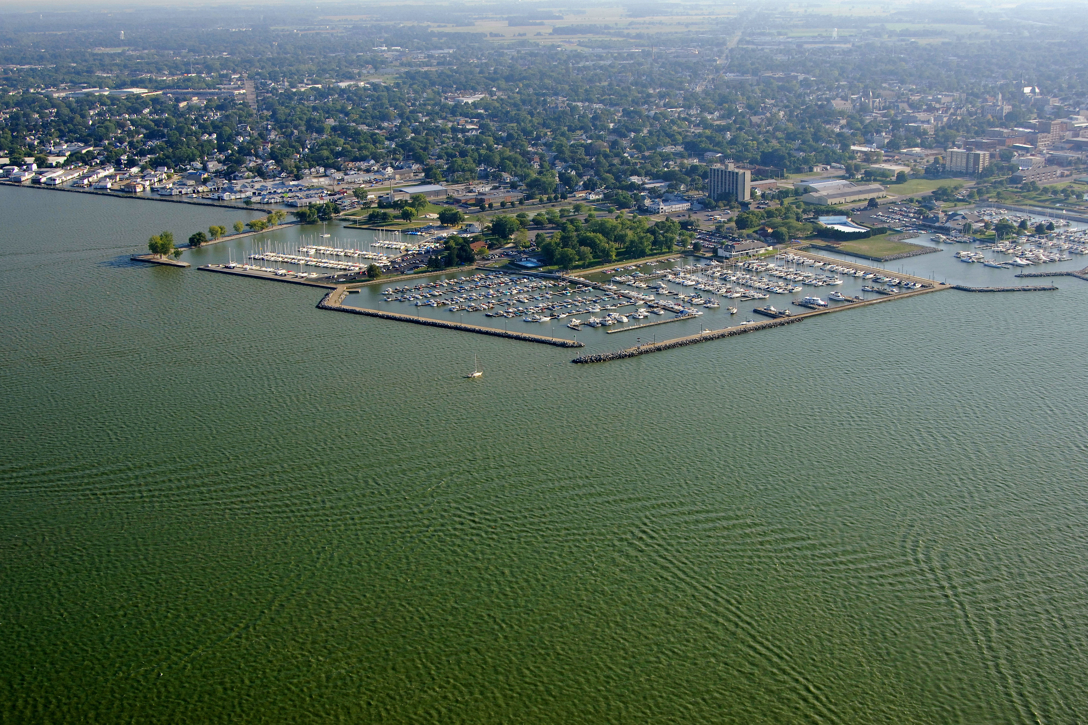 Battery Park Marina in Sandusky, OH, United States Marina Reviews