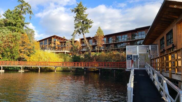 Brentwood Inn Resort & Marina