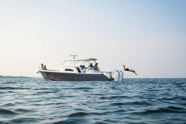 Hinckley Yacht Services - Sweetwater