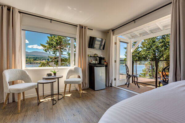 Manana Resort & Marina