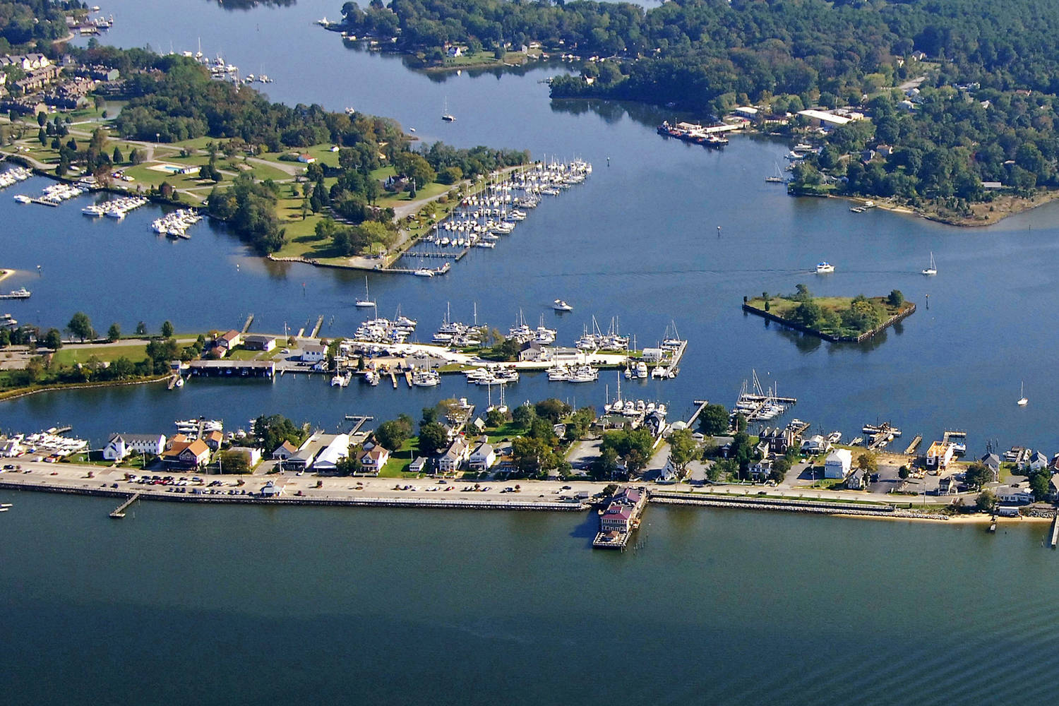 Solomons Yachting Center slip, dock, mooring reservations Dockwa