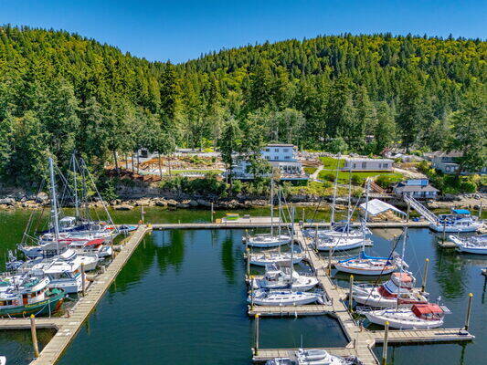 Manana Resort & Marina