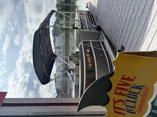 Volunteer Landing Marina