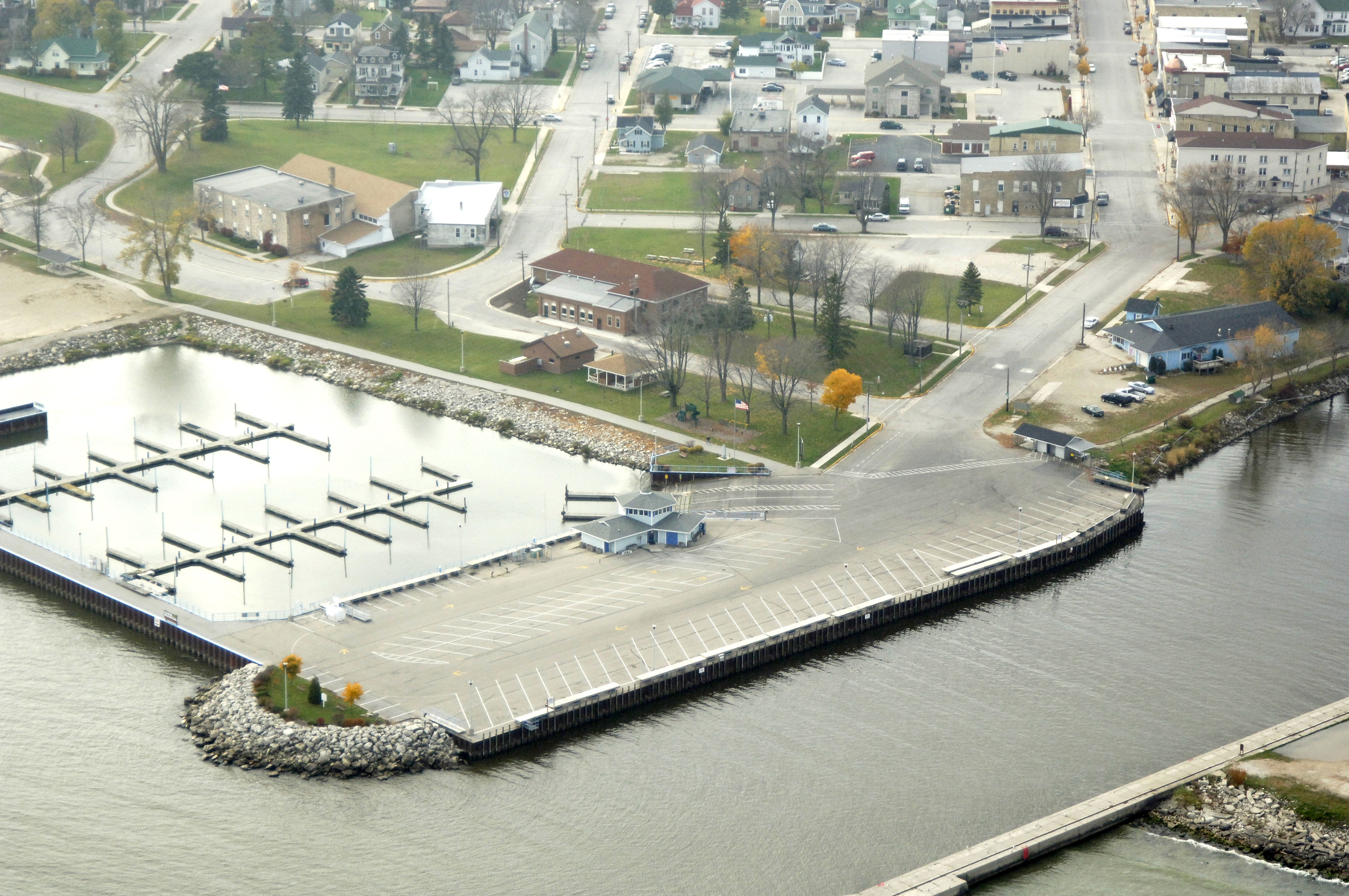 Algoma Marina Ramp in Algoma, WI, United States Marina Reviews