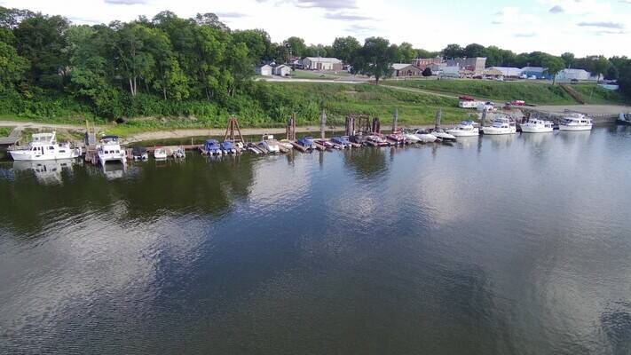 Hennepin's Big Bend Marina