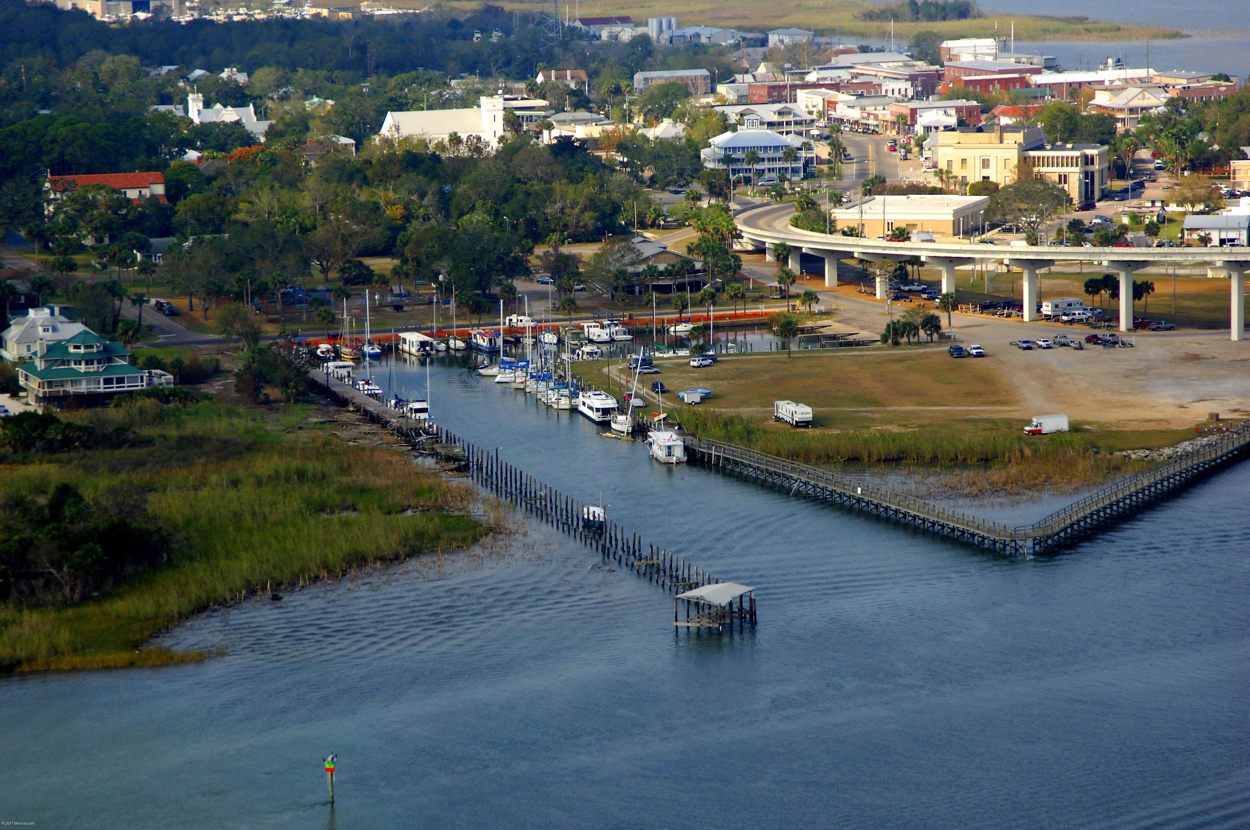 boat battery park battery park and marina in apalachicola fl united states boat battery park battery park and marina in apalachicola fl united states