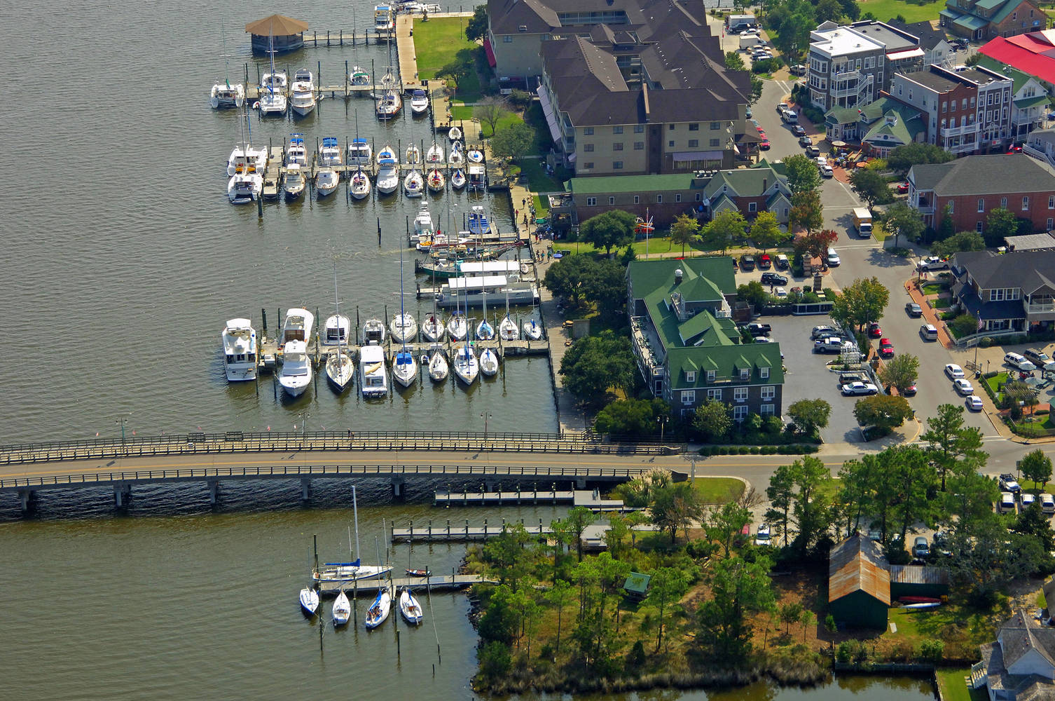 Manteo Waterfront Marina slip, dock, mooring reservations Dockwa