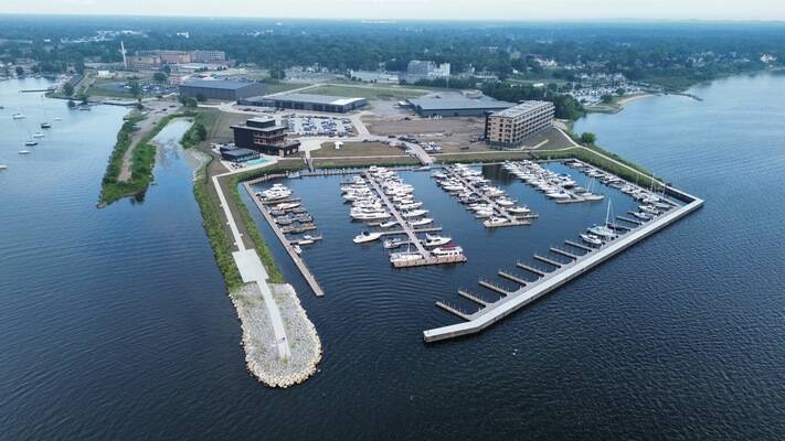 Adelaide Pointe Marina