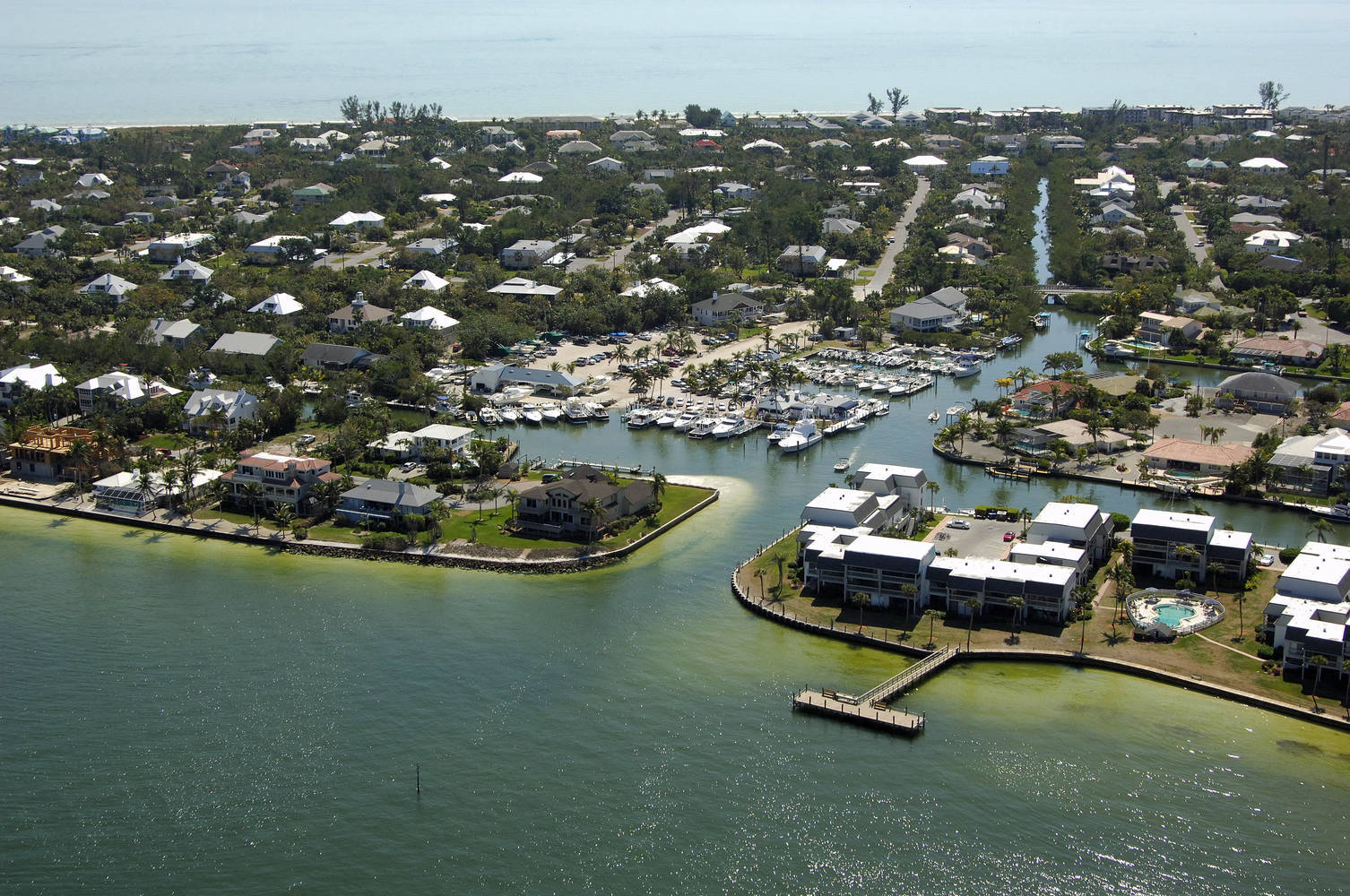 dock and dine options in sanibel FL