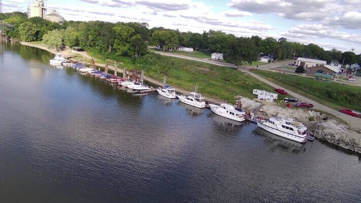 Hennepin's Big Bend Marina