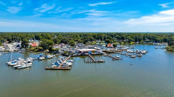 LoonAsea Marina & Restaurant 