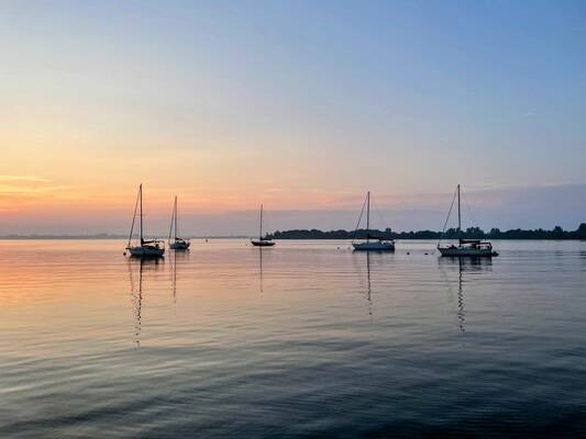 Hotel Wolfe Island