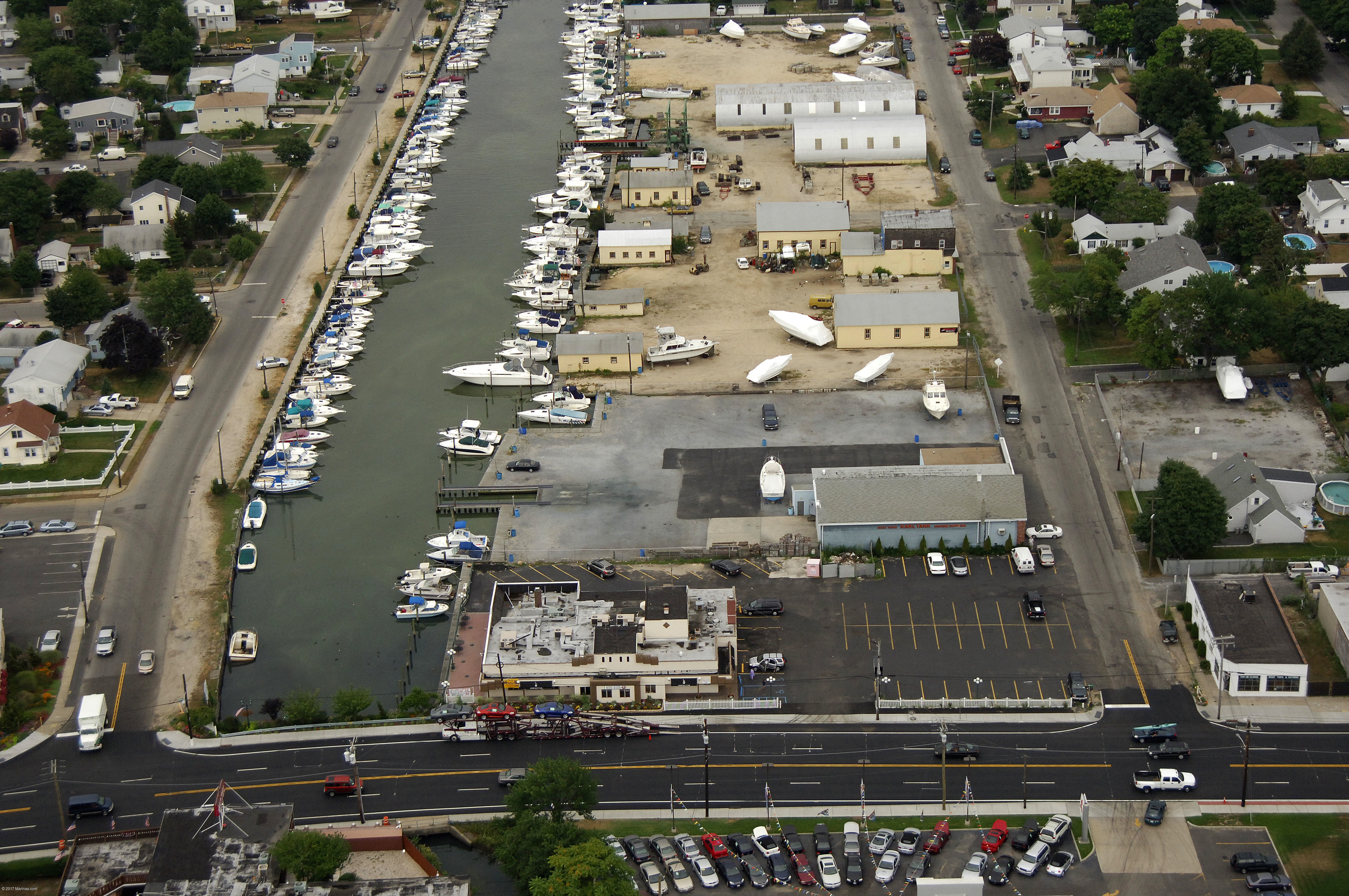 Karl Tank Boatyard Inc in Lindenhurst, NY, United States Marina